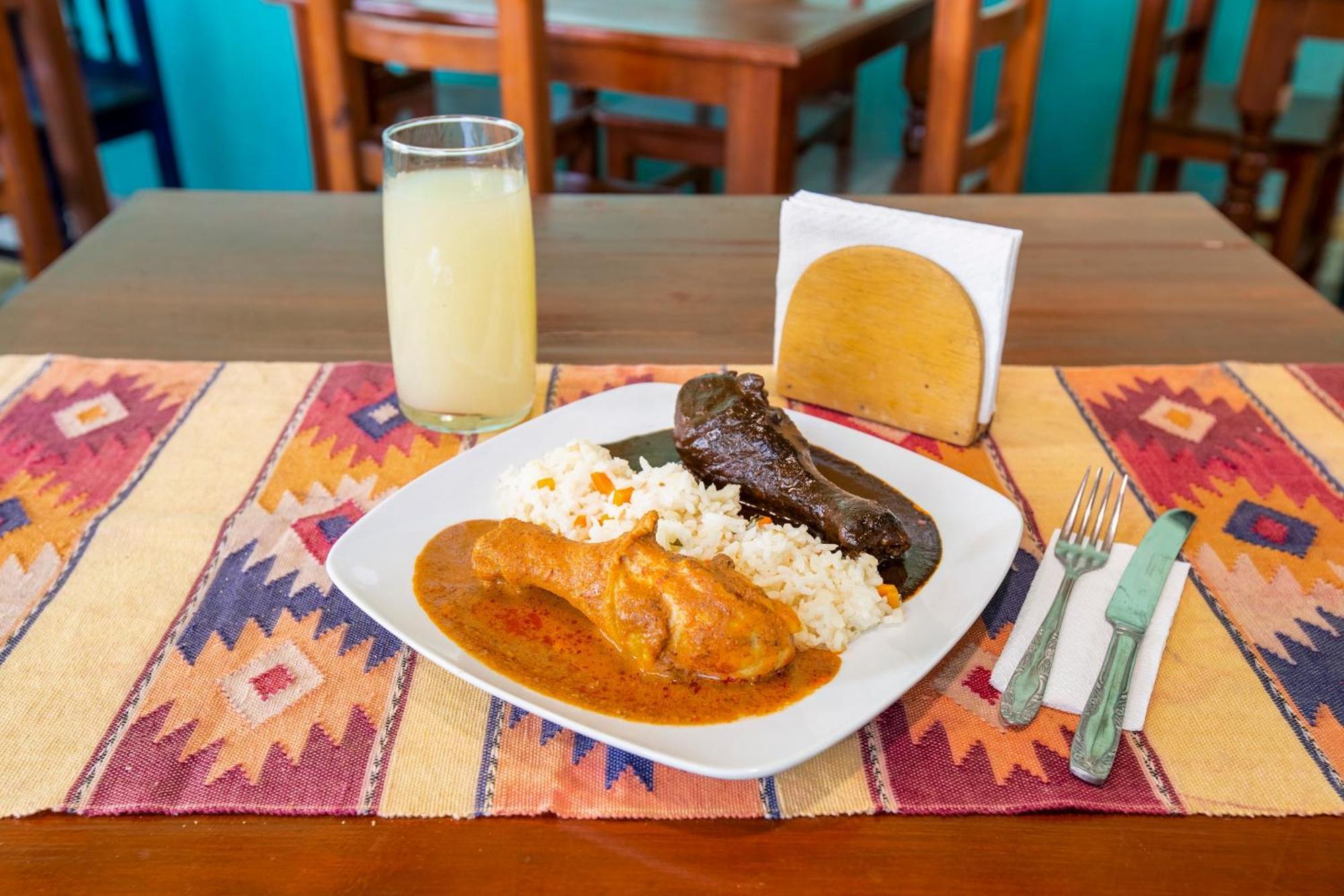 Oyo Hotel Y Restaurante Mitla, Oaxaca San Pablo Villa de Mitla Esterno foto